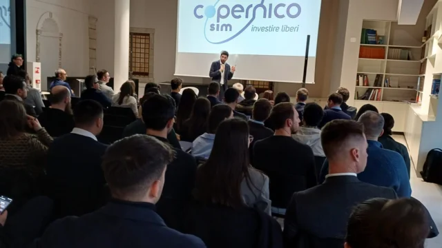 Il 04 Marzo in Confindustria Udine, grazie all’organizzazione del GGI, abbiamo avuto il piacere di ascoltare l'azienda Copernico SIM S.p.A. raccontare con grande passione il proprio approccio ai mercati e agli investimenti.

Un grazie in particolare a Gianluca Scelzo e Cristina Scelzo: sono riusciti a rendere comprensibili temi complessi, offrendo spunti concreti su diversificazione del portafoglio e metodo decisionale. Molto interessante anche lo spazio dedicato alle domande sulla geopolitica, con riflessioni attuali che toccano tutti, non solo chi “fa finanza”.

👏🏼 Complimenti davvero per il lavoro e per la qualità dei contenuti proposti!

#ggi #confindustriaudine #investimenti #mercati #diversificazione

Ringraziamo i nostri sponsor:
@4dodo_beyondimagination @koki.spa @ingegnosuite @kaesercompressori @blue.service.srl @sacercarrellielevatori @smashie_official @bcc_bancadiudine @zeranta @gar_deck @mec_2_srl 
Metal-Tech Srl
