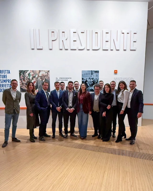 Giovedì 19 marzo, il Gruppo Giovani Imprenditori di Udine ha fatto tappa al Museo M9 di Mestre in occasione del Consiglio Centrale durante il 36° Meeting Giovani Imprenditori Nordest. Una delegazione di 13 giovani imprenditori, guidata dal Presidente @giacomo.andolfato, ha preso parte a una giornata chiave per il network di Confindustria.

Dalle linee strategiche tracciate nel Consiglio Centrale con la Presidente Nazionale Maria Anghileri @maria.anghileri, alla preziosa occasione di incontrare e conoscere giovani imprenditori provenienti da ogni parte d’Italia durante la cena di benvenuto: fare squadra tra diverse territoriali è il motore per guidare l'evoluzione della nostra industria.

#GGIUdine #Confindustria #GiovaniImprenditori #Mestre #M9